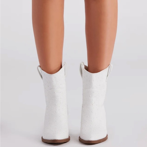 NEW Off White Western Style Pearled Cowboy Ankle Boots - Picture 9 of 11